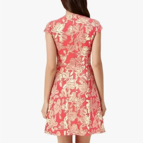 Vince Camuto Jacquard Cap-Sleeve Metallic Fit and Flare Dress Size 6 - Picture 2 of 12